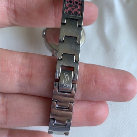 Authentic Coach signature pink watch - Picture 5 of 6